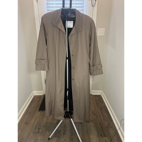 London Fog Limited Edition Women's Trench Coat size 6 reg- Vintage - Picture 2 of 12
